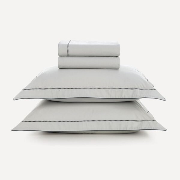 Jogo de Cama Casal 200 Fios com Bordado Juno